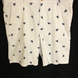 Izod Men's Walking Shorts Sailboats 38 W White